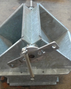 Distributor 200x200 2-ways Y-branch galv. M&M